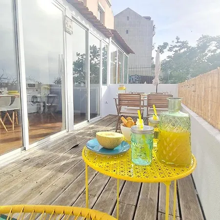Happy - With Terrasse & View